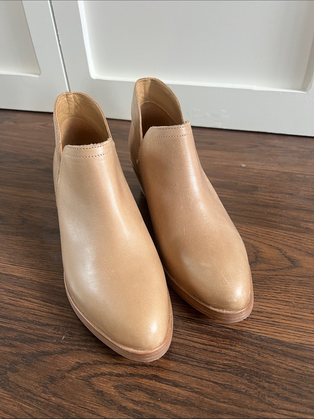 Nisolo Mia ankle boots, Almond 7.5